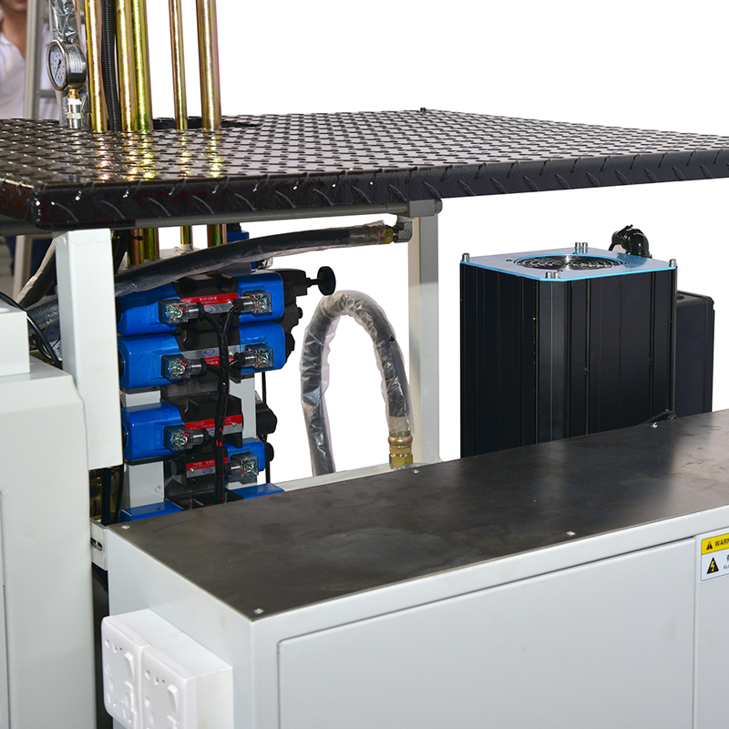 单滑板双射立式注塑机电磁阀